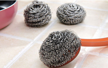China Kitchen Cleaning Stainless Steel Scrubber Pads Sliver Color With Plastic Handle supplier
