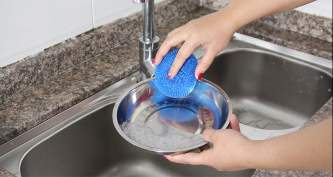 Helical Structure Plastic Scouring Ball Used For Washing Plates And Bowls